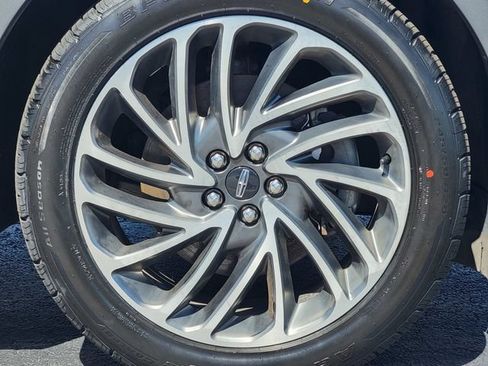 Used 2019 Lincoln Nautilus Reserve AWD/4WD image 17