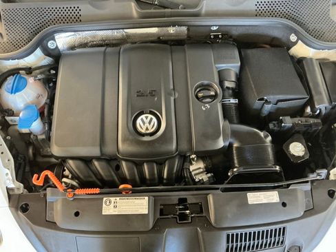 Used 2013 Volkswagen Beetle 2.5 image 10