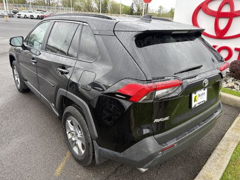 Certified 2025 Toyota RAV4 XLE AWD/4WD image 5