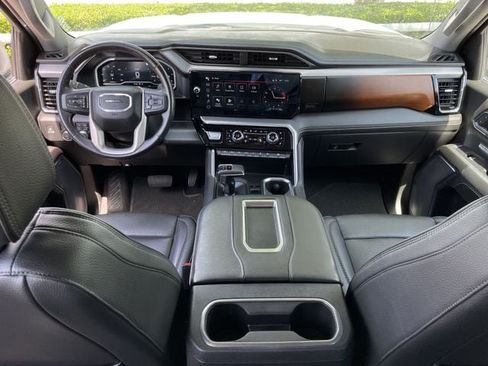 Used 2022 GMC Sierra 1500 Denali AWD/4WD image 10