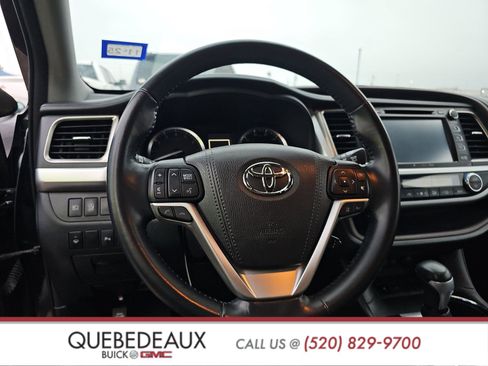 Used 2017 Toyota Highlander Limited image 10