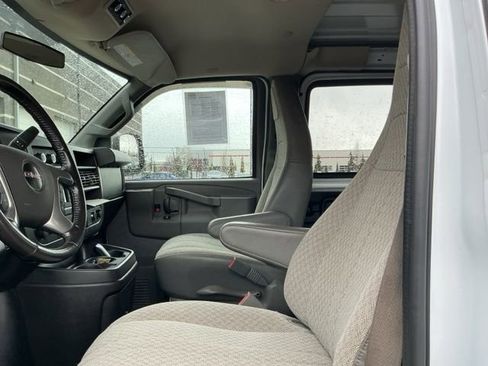 Used 2017 GMC Savana 3500 image 13