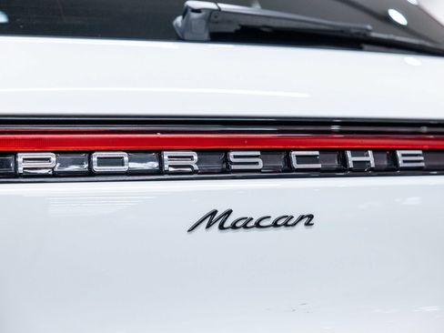 Used 2024 Porsche Macan AWD/4WD image 22