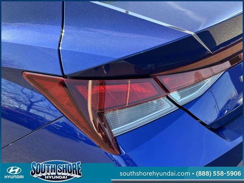 Certified 2023 Hyundai Elantra SEL w/ Convenience Package image 7