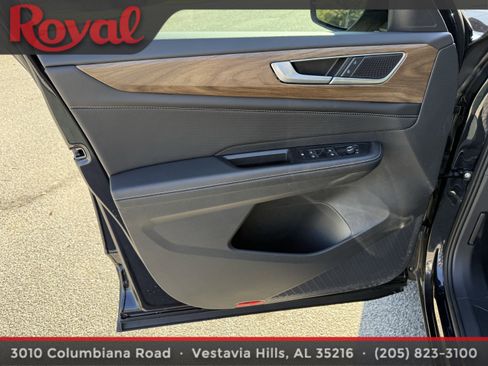 Certified 2025 Volkswagen Atlas SE image 15