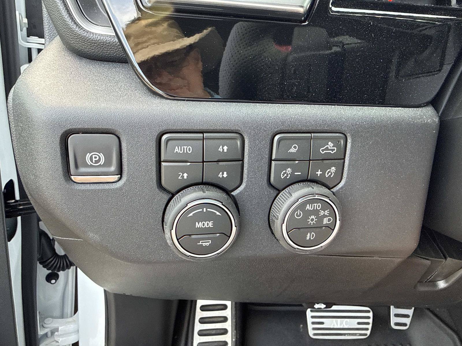 New 2026 Chevrolet Silverado 1500 RST AWD/4WD image 32