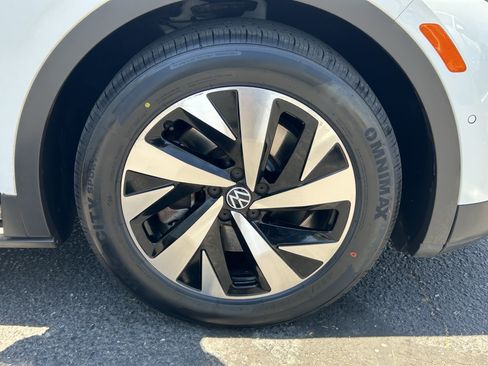 Used 2024 Volkswagen ID.4 2WD image 7