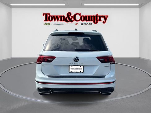 Used 2022 Volkswagen Tiguan SE R-Line image 6