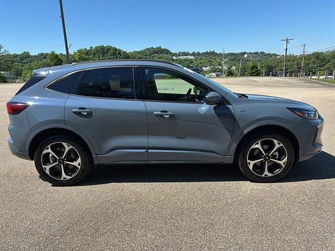 Certified 2024 Ford Escape ST-Line Elite w/ Premium Technology Package AWD/4WD image 5