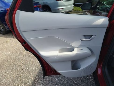 Used 2024 Hyundai Kona SEL AWD/4WD image 14