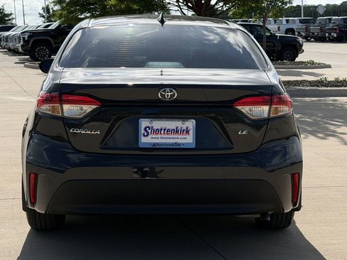 Used 2026 Toyota Corolla LE FWD image 5