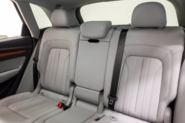 Used 2023 Audi Q5 2.0T Premium w/ Convenience Package AWD/4WD image 22