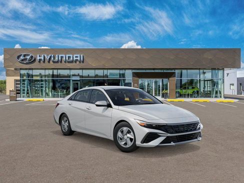 New 2026 Hyundai Elantra SE image 2