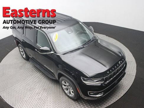 Used 2022 Jeep Wagoneer Series II AWD/4WD image 3