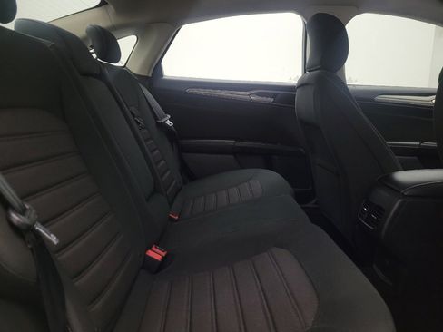 Used 2019 Ford Fusion SE image 19