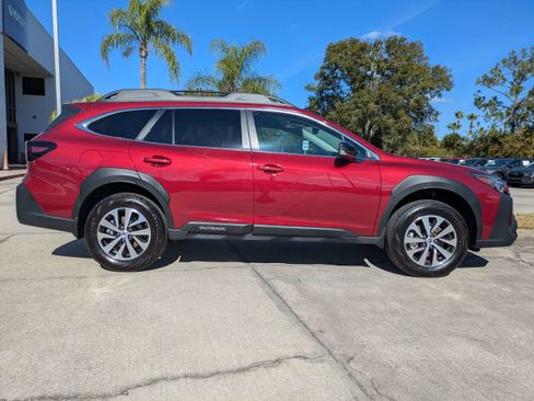 Certified 2025 Subaru Outback Premium image 3