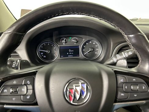 Used 2023 Buick Enclave Essence image 13