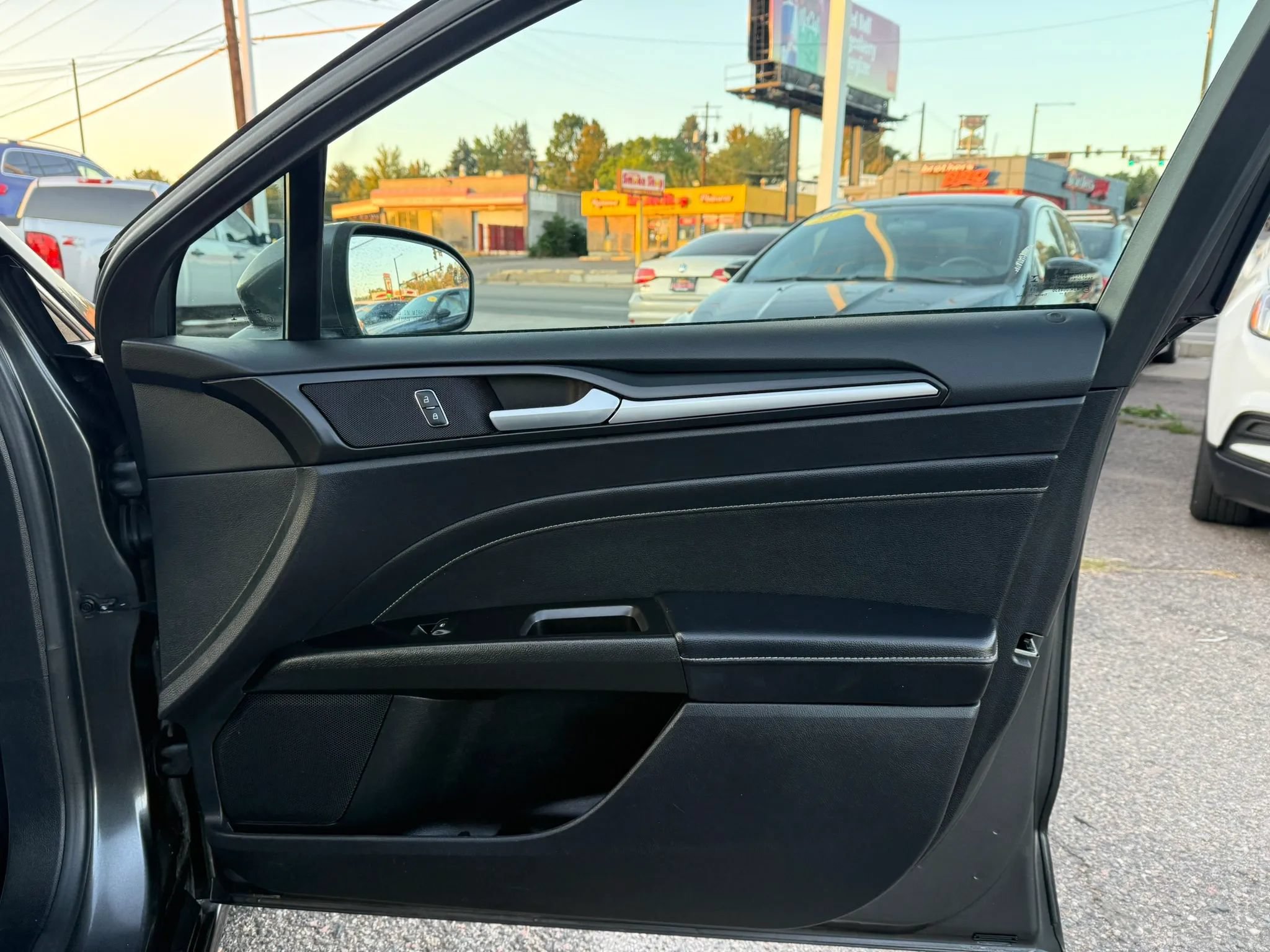 Used 2019 Ford Fusion Titanium AWD/4WD image 17