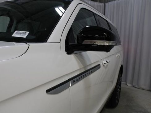 New 2026 Lincoln Navigator Reserve AWD/4WD image 79