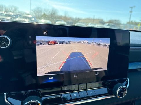 Used 2024 Chevrolet Colorado Z71 image 25