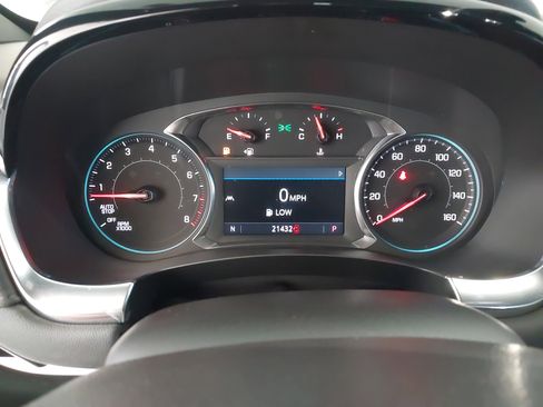 Used 2023 Chevrolet Traverse LT image 19