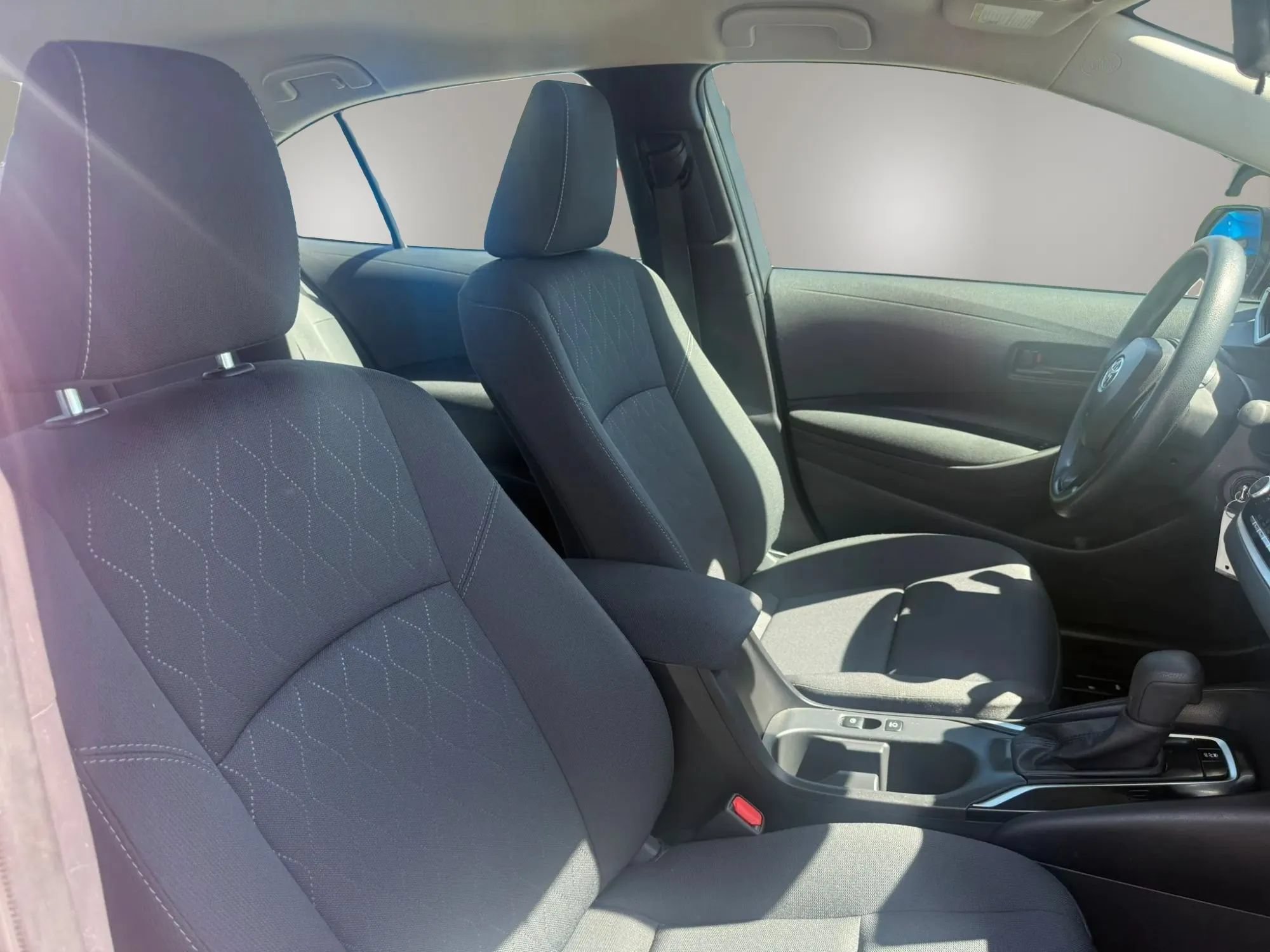 Used 2025 Toyota Corolla LE FWD image 25
