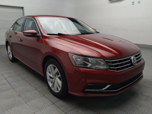 Used 2018 Volkswagen Passat 2.0T SE FWD image 13