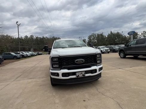 New 2026 Ford F250 Lariat w/ Black Appearance Package image 9