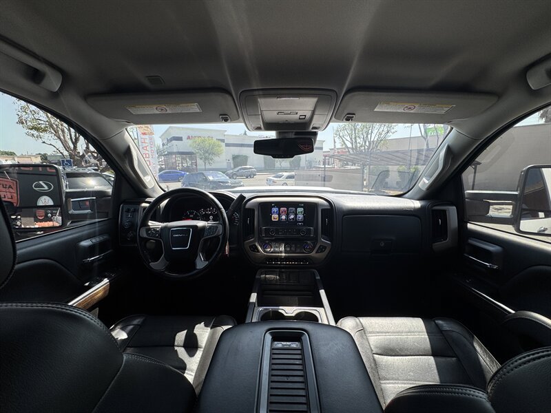 Used 2019 GMC Sierra 2500 Denali w/ Duramax Plus Package AWD/4WD image 38