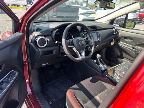 New 2025 Nissan Versa SR FWD image 9