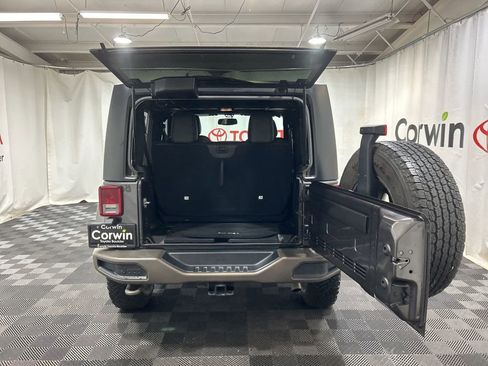 Used 2017 Jeep Wrangler 75th Anniversary image 19