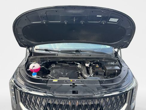 Used 2025 Kia Carnival FWD image 24