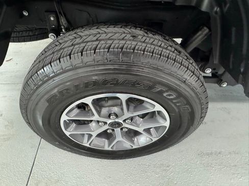 Used 2024 Jeep Gladiator Sport image 5