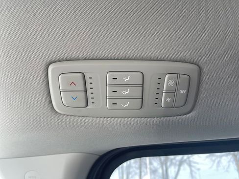 Used 2024 Kia Carnival LX FWD image 24