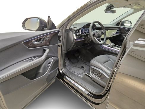 Used 2023 Audi Q8 Prestige image 15