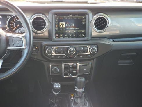 Used 2022 Jeep Wrangler Unlimited Sahara w/ Cold Weather Group image 23