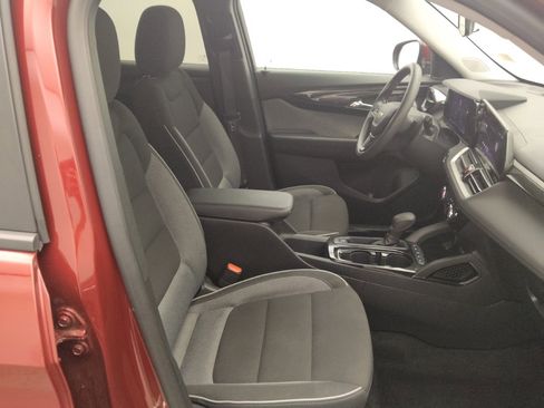 Used 2024 Chevrolet TrailBlazer LT w/ Driver Confidence Package AWD/4WD image 21