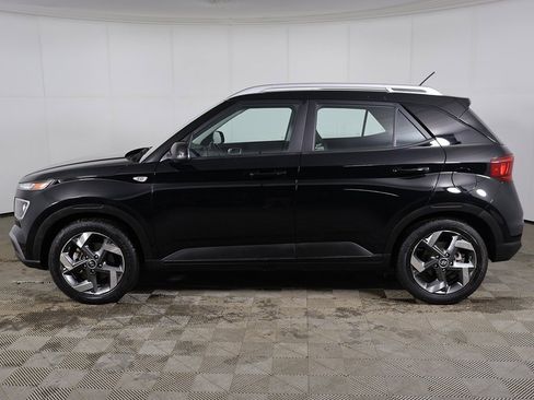 Used 2023 Hyundai Venue SEL w/ Cargo Package image 11