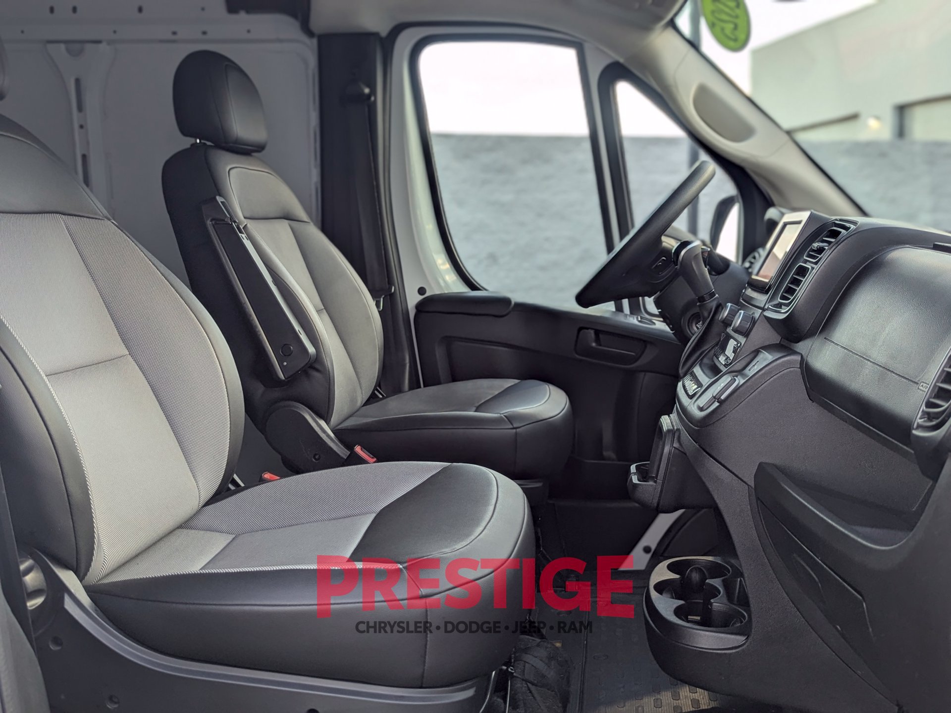 Used 2025 RAM ProMaster 2500 w/ Convenience Group FWD image 25