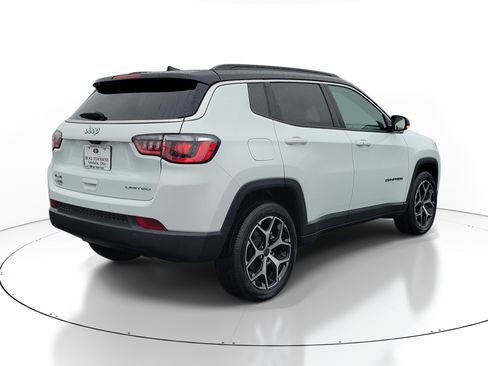 Used 2025 Jeep Compass Limited AWD/4WD image 4