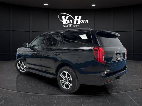 Used 2025 Ford Expedition Active AWD/4WD image 5