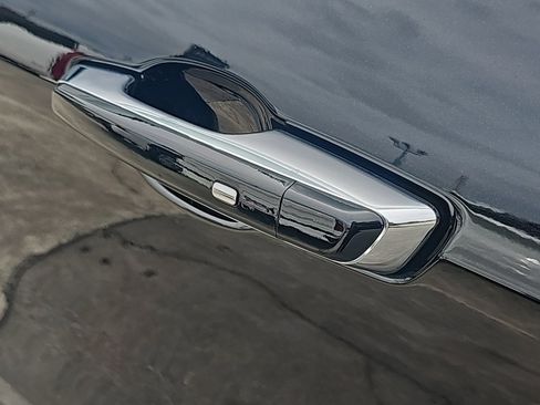 Used 2025 Buick Enclave Avenir w/ Super Cruise Package image 10