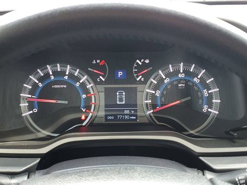 Used 2019 Toyota 4Runner TRD Off-Road AWD/4WD image 27