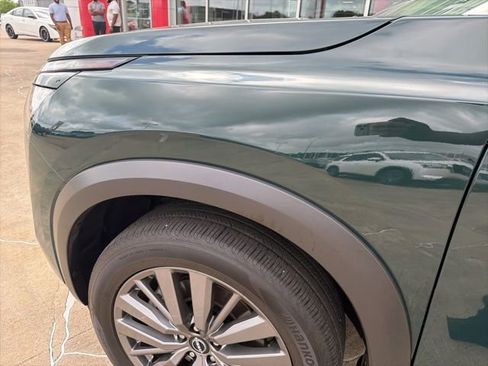 Certified 2025 Nissan Pathfinder SL w/ SL Premium Package image 7