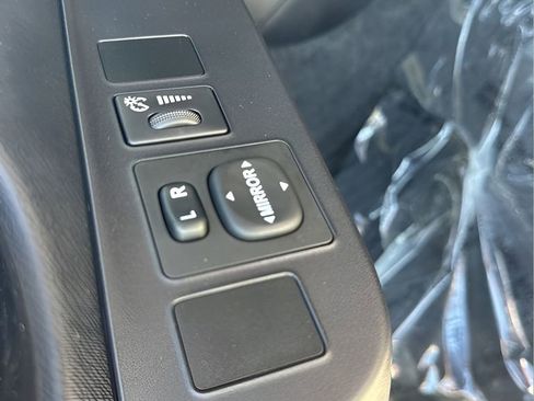 Used 2015 Toyota Prius C Two image 11