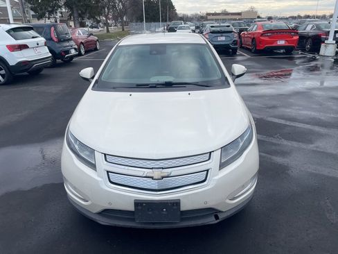 Used 2013 Chevrolet Volt Premium w/ Premium Trim Package image 2