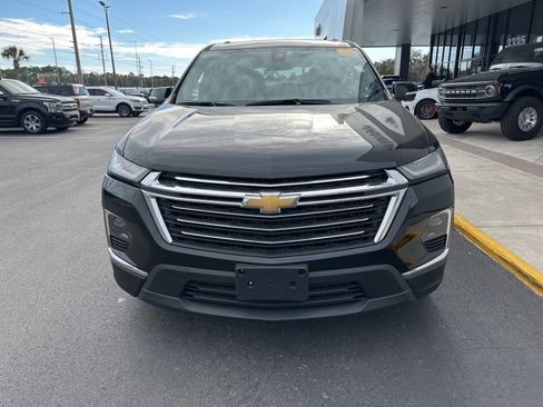 Used 2023 Chevrolet Traverse LT image 9