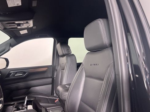Used 2025 GMC Yukon XL Denali image 23