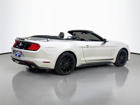Used 2022 Ford Mustang Premium image 7