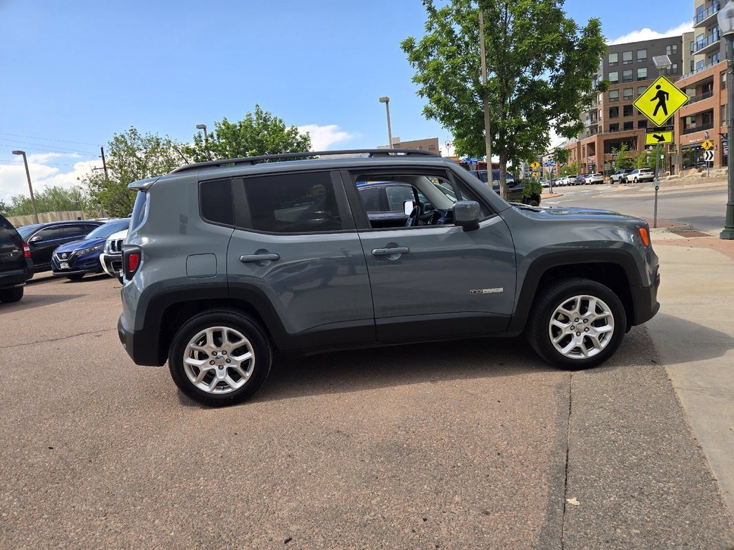 Used 2017 Jeep Renegade Latitude w/ Cold Weather Group AWD/4WD image 12
